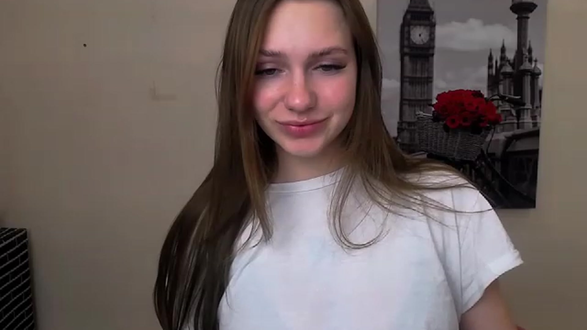 Gallery image thumbnail from EmilyFant_'s myfreecams stream on, 11/18/2022, 01:36 image 11 of 20