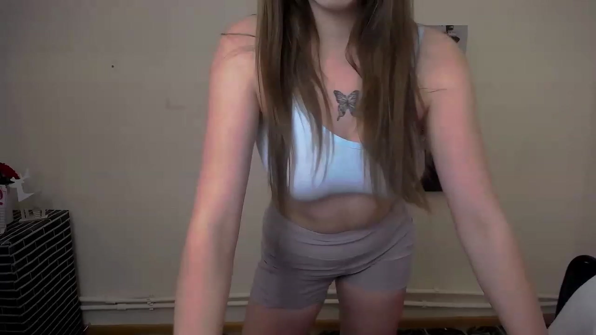 Gallery image thumbnail from EmilyFant_'s myfreecams stream on, 11/19/2022, 02:32 image 17 of 20