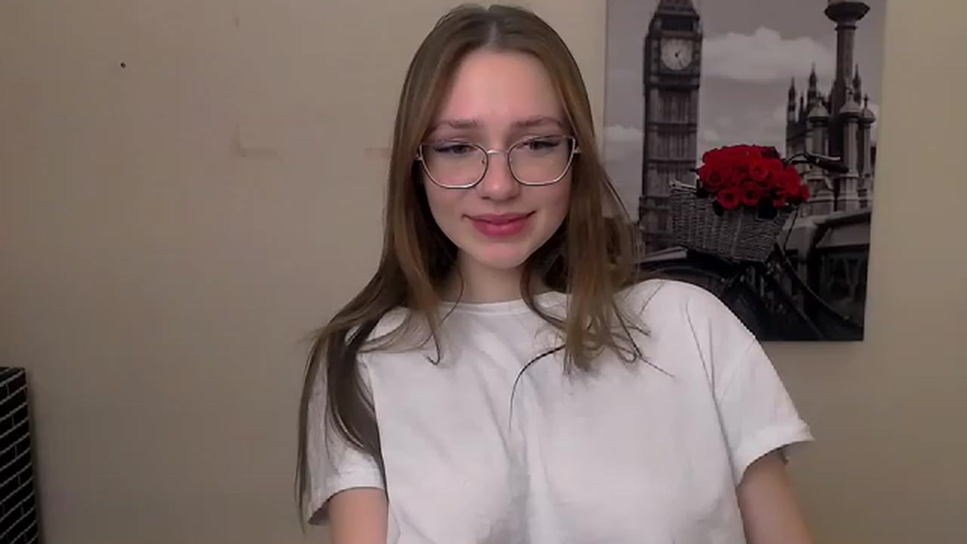 Gallery image thumbnail from EmilyFant_'s myfreecams stream on, 11/20/2022, 24:57 image 1 of 20