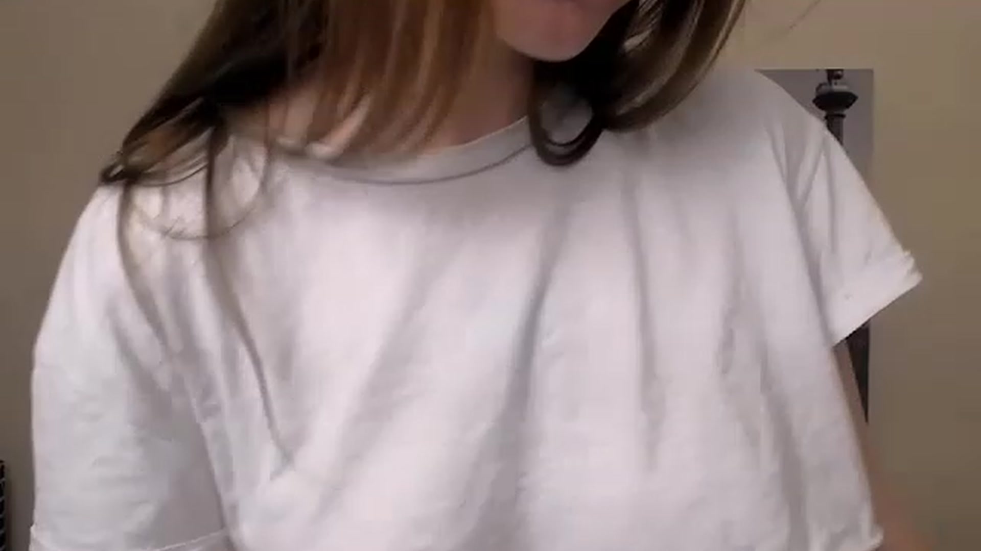 Gallery image thumbnail from EmilyFant_'s myfreecams stream on, 11/20/2022, 24:57 image 2 of 20