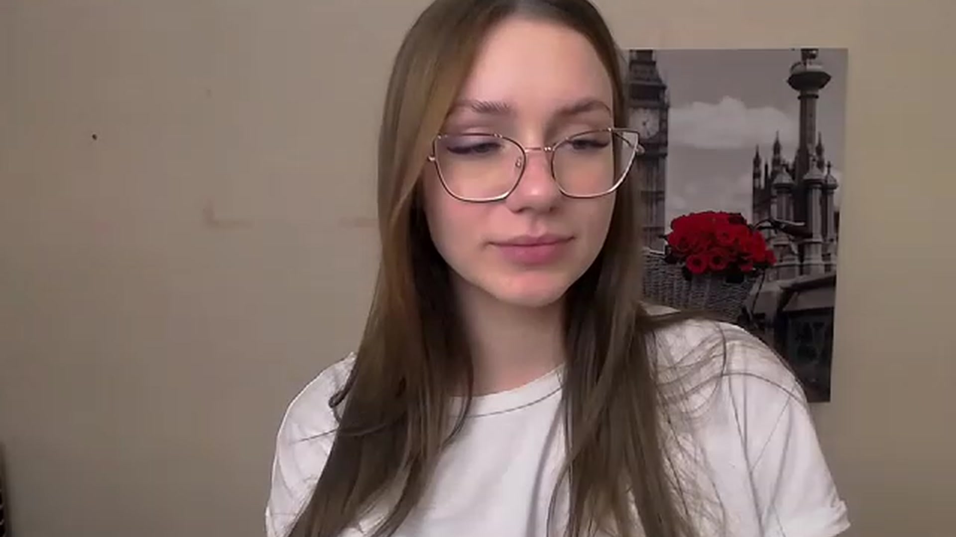 Gallery image thumbnail from EmilyFant_'s myfreecams stream on, 11/20/2022, 01:42 image 6 of 20