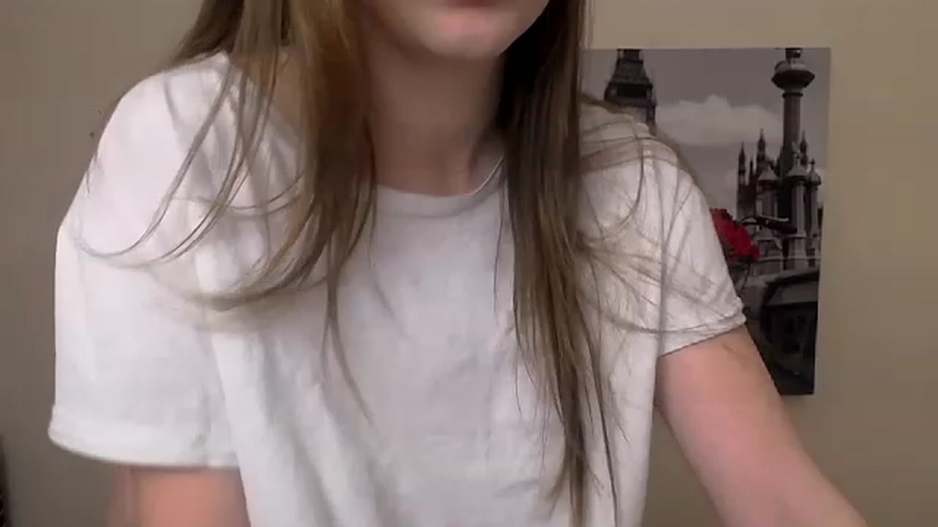 Gallery image thumbnail from EmilyFant_'s myfreecams stream on, 11/20/2022, 01:42 image 5 of 20
