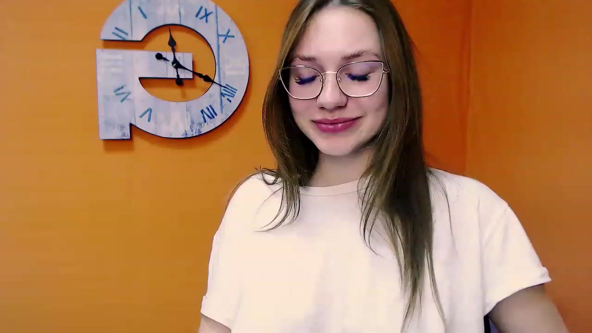 Gallery image thumbnail from EmilyFant_'s myfreecams stream on, 11/25/2022, 02:03 image 3 of 20