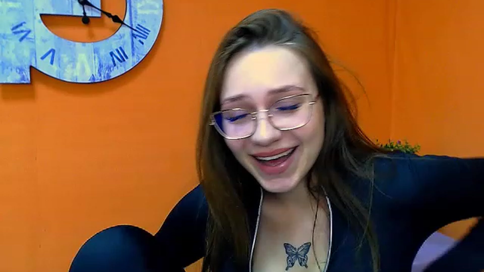 Gallery image thumbnail from EmilyFant_'s myfreecams stream on, 11/26/2022, 23:25 image 5 of 20