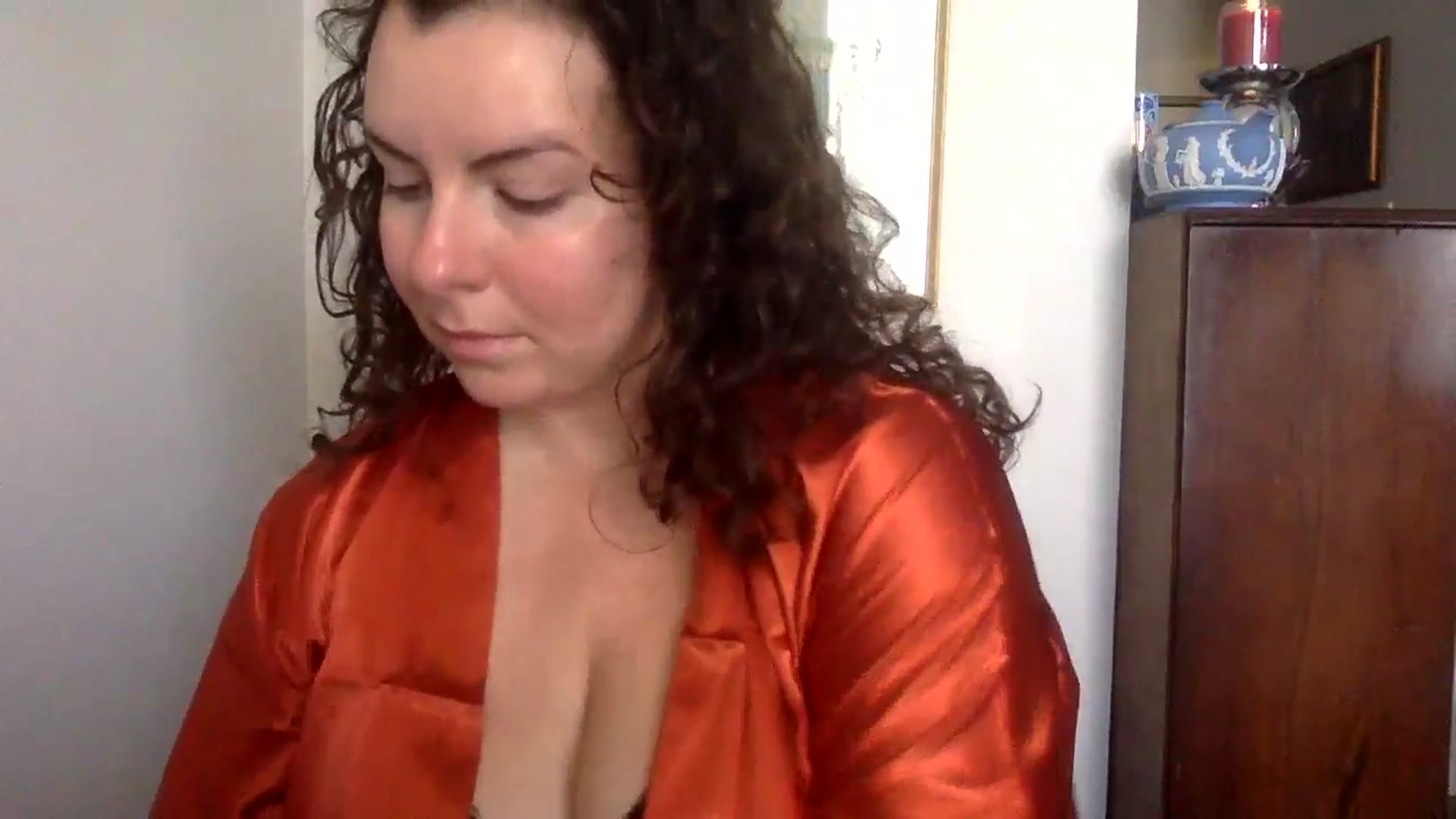 Gallery image thumbnail from EmilyHart's myfreecams stream on, 10/15/2024, 17:20 image 17 of 20