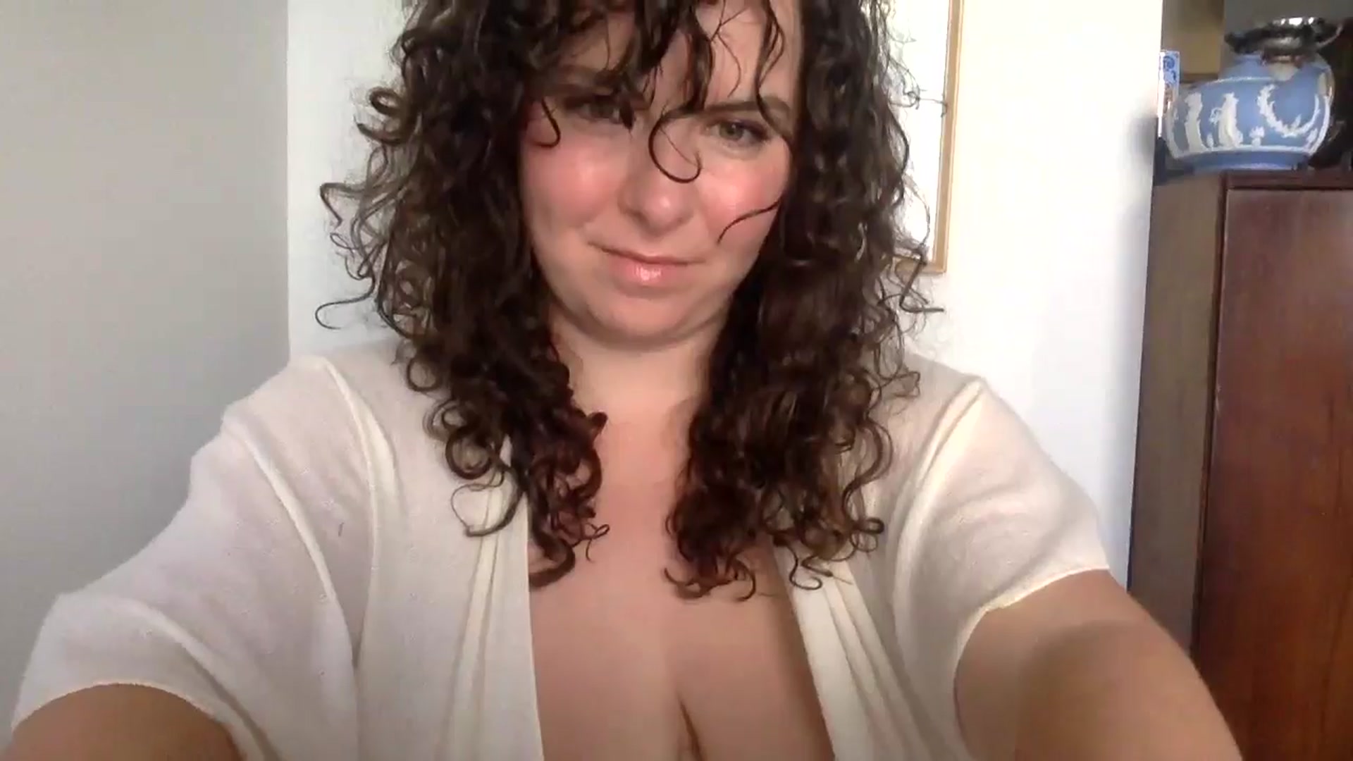 Gallery image thumbnail from EmilyHart's myfreecams stream on, 10/16/2024, 18:06 image 6 of 20