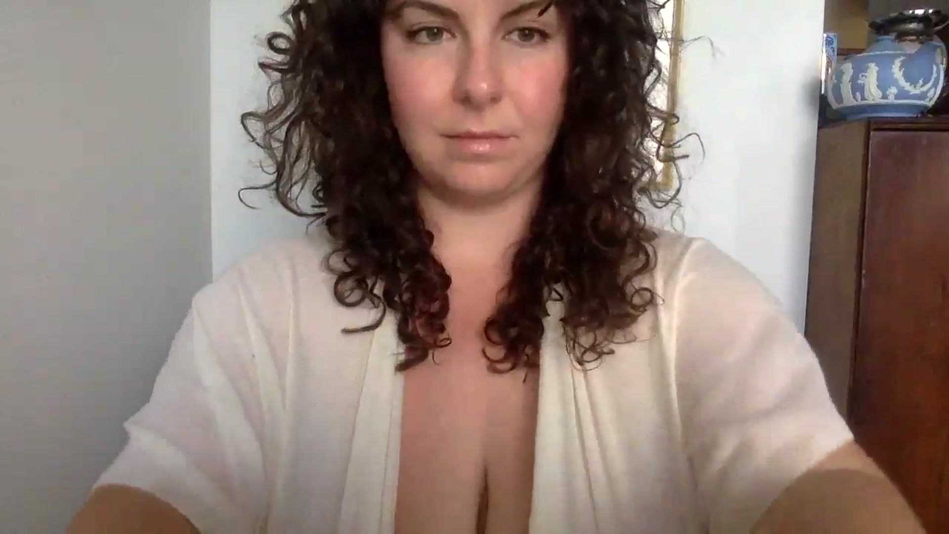 Gallery image thumbnail from EmilyHart's myfreecams stream on, 10/16/2024, 18:06 image 14 of 20