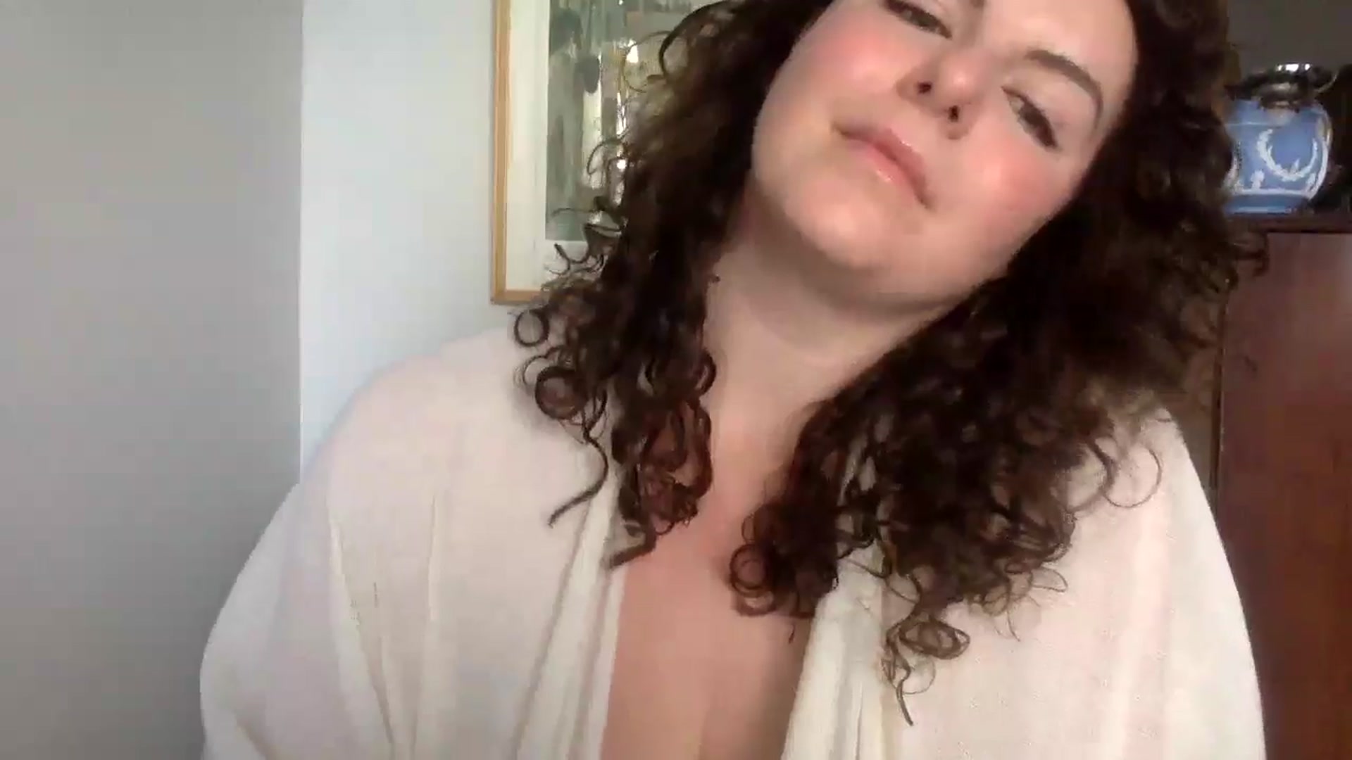 Gallery image thumbnail from EmilyHart's myfreecams stream on, 10/16/2024, 18:06 image 16 of 20