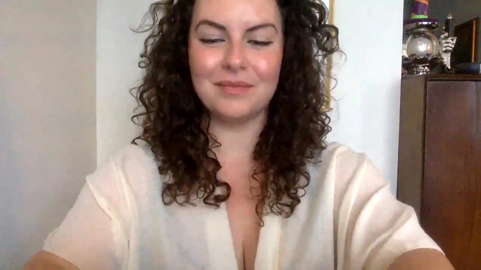 Gallery image thumbnail from EmilyHart's myfreecams stream on, 10/22/2024, 19:32 image 16 of 20