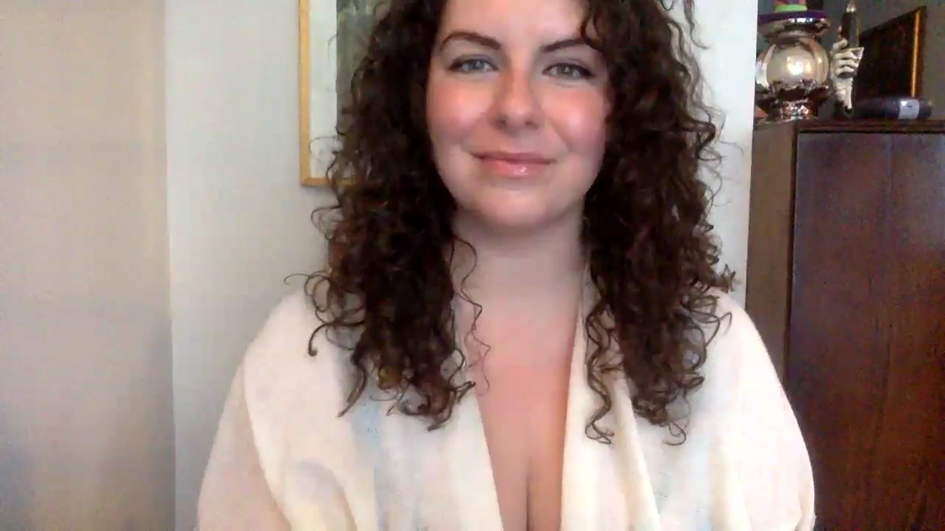Gallery image thumbnail from EmilyHart's myfreecams stream on, 10/22/2024, 21:01 image 13 of 20