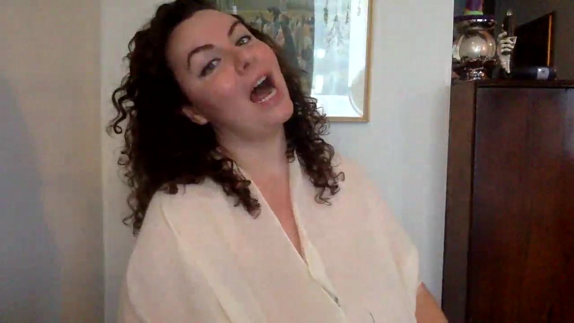 Gallery image thumbnail from EmilyHart's myfreecams stream on, 10/22/2024, 21:01 image 10 of 20