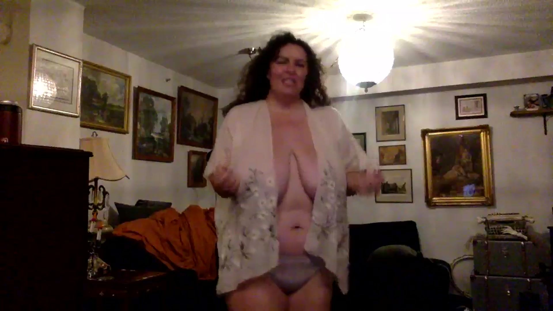 Gallery image thumbnail from EmilyHart's myfreecams stream on, 10/22/2024, 22:13 image 16 of 20