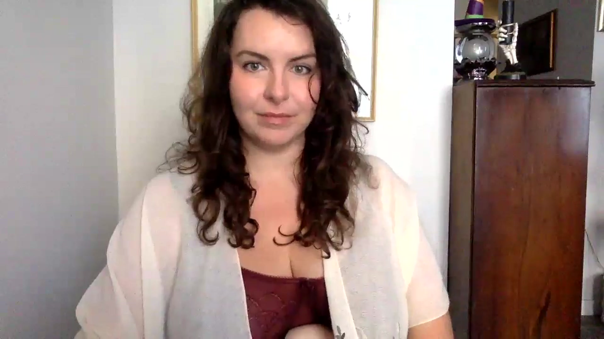 Gallery image thumbnail from EmilyHart's myfreecams stream on, 10/28/2024, 18:35 image 10 of 20