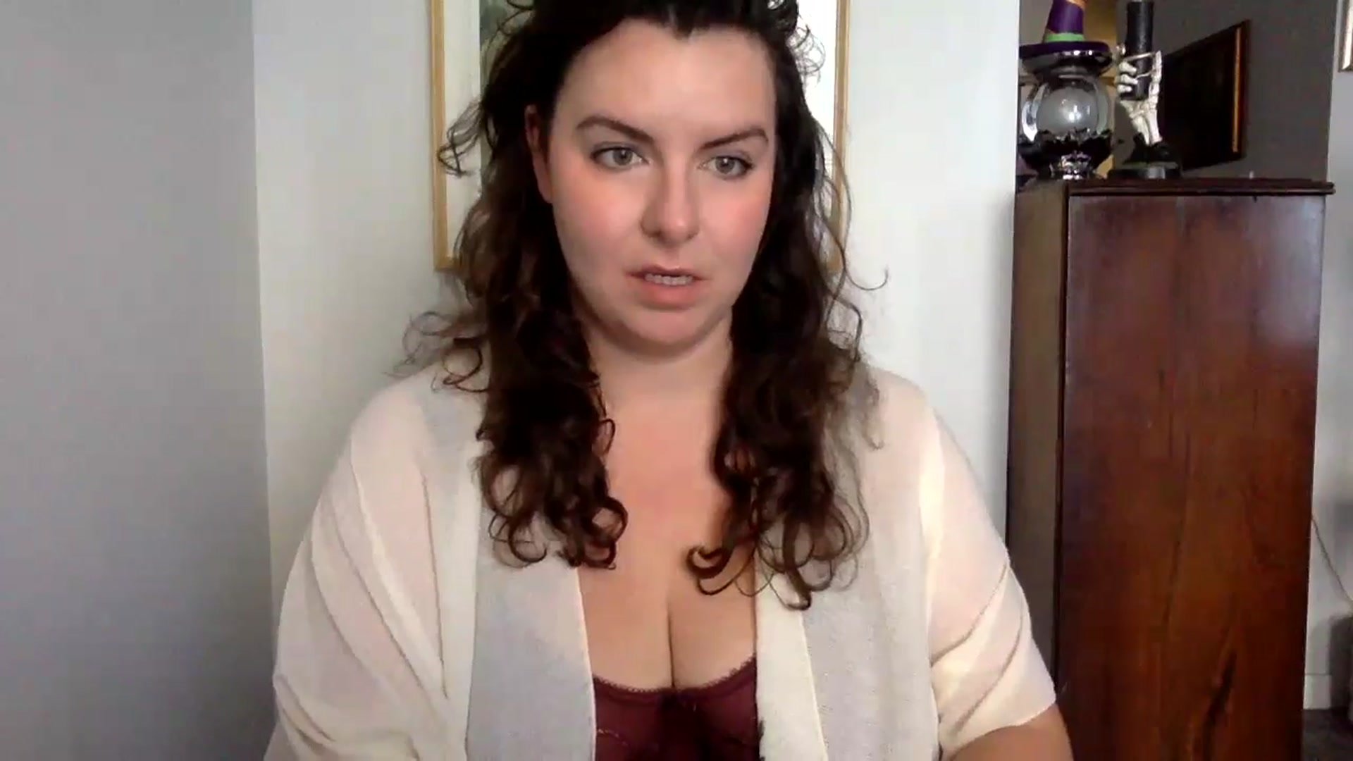 Gallery image thumbnail from EmilyHart's myfreecams stream on, 10/28/2024, 18:35 image 14 of 20