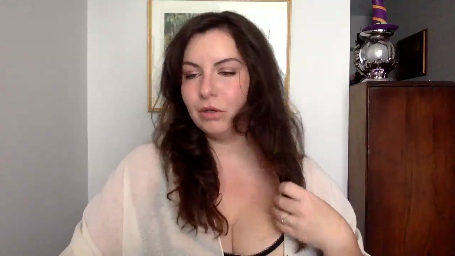 Gallery image thumbnail from EmilyHart's myfreecams stream on, 10/30/2024, 15:49 image 16 of 20