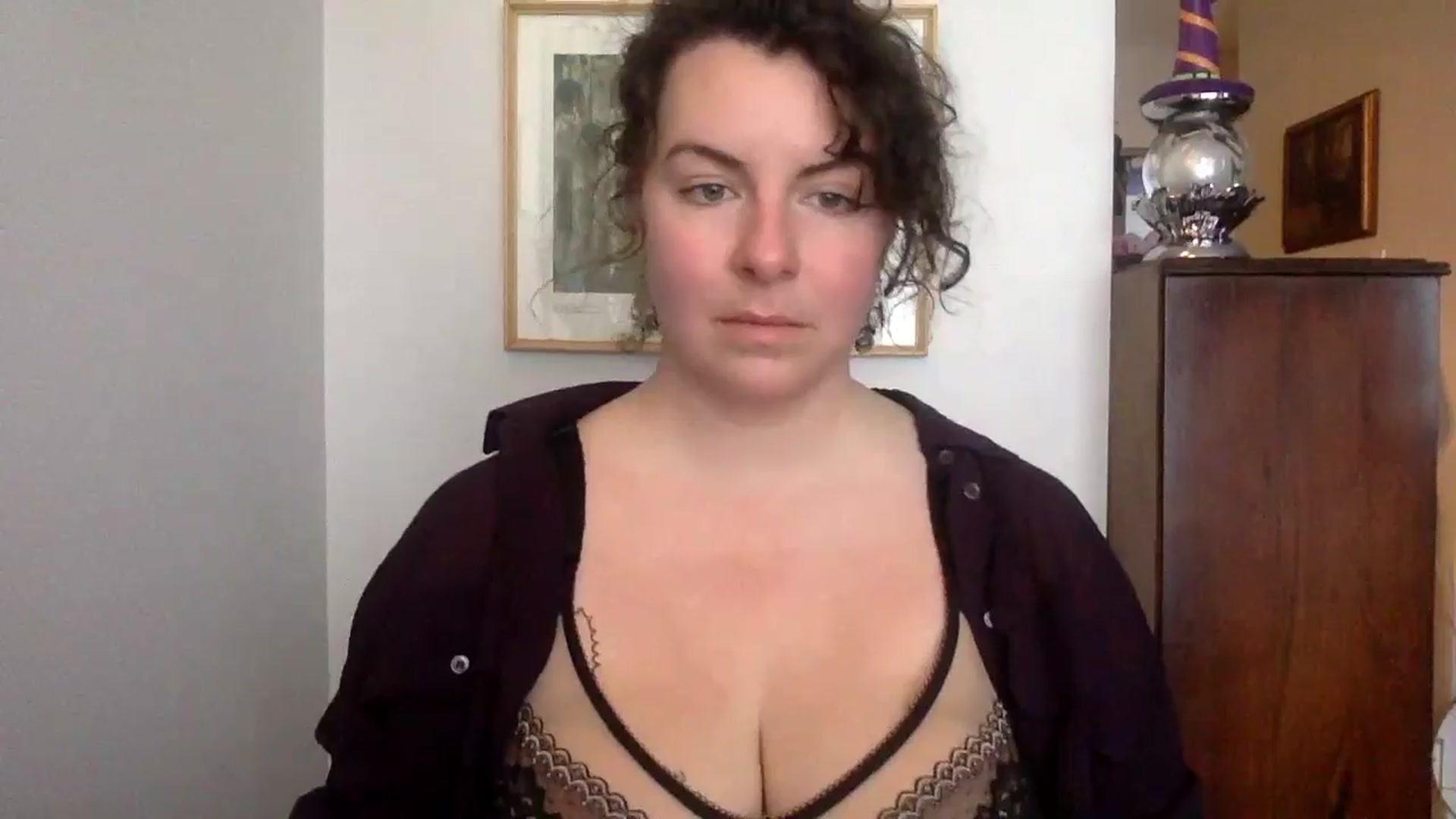 Gallery image thumbnail from EmilyHart's myfreecams stream on, 11/13/2024, 18:49 image 9 of 20