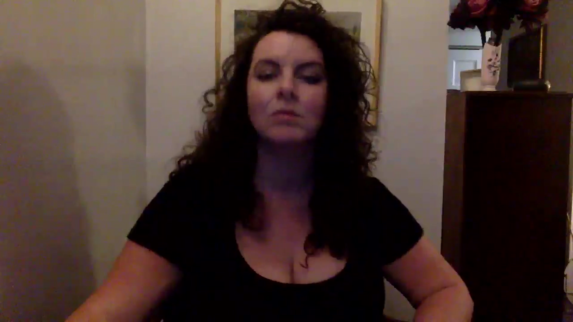 Gallery image thumbnail from EmilyHart's myfreecams stream on, 11/25/2024, 23:20 image 17 of 20