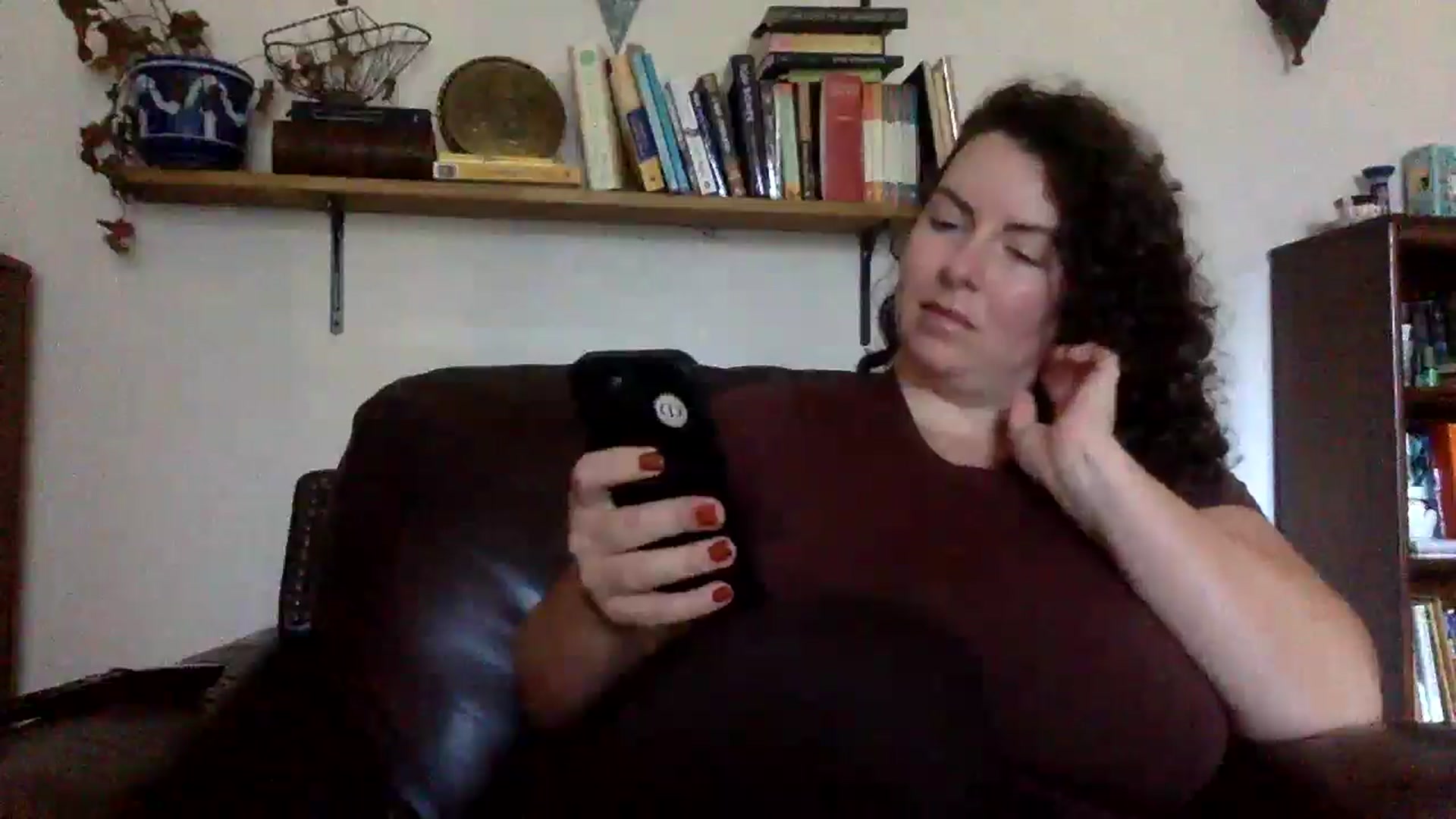 Gallery image thumbnail from EmilyHart's myfreecams stream on, 10/07/2025, 20:47 image 15 of 20