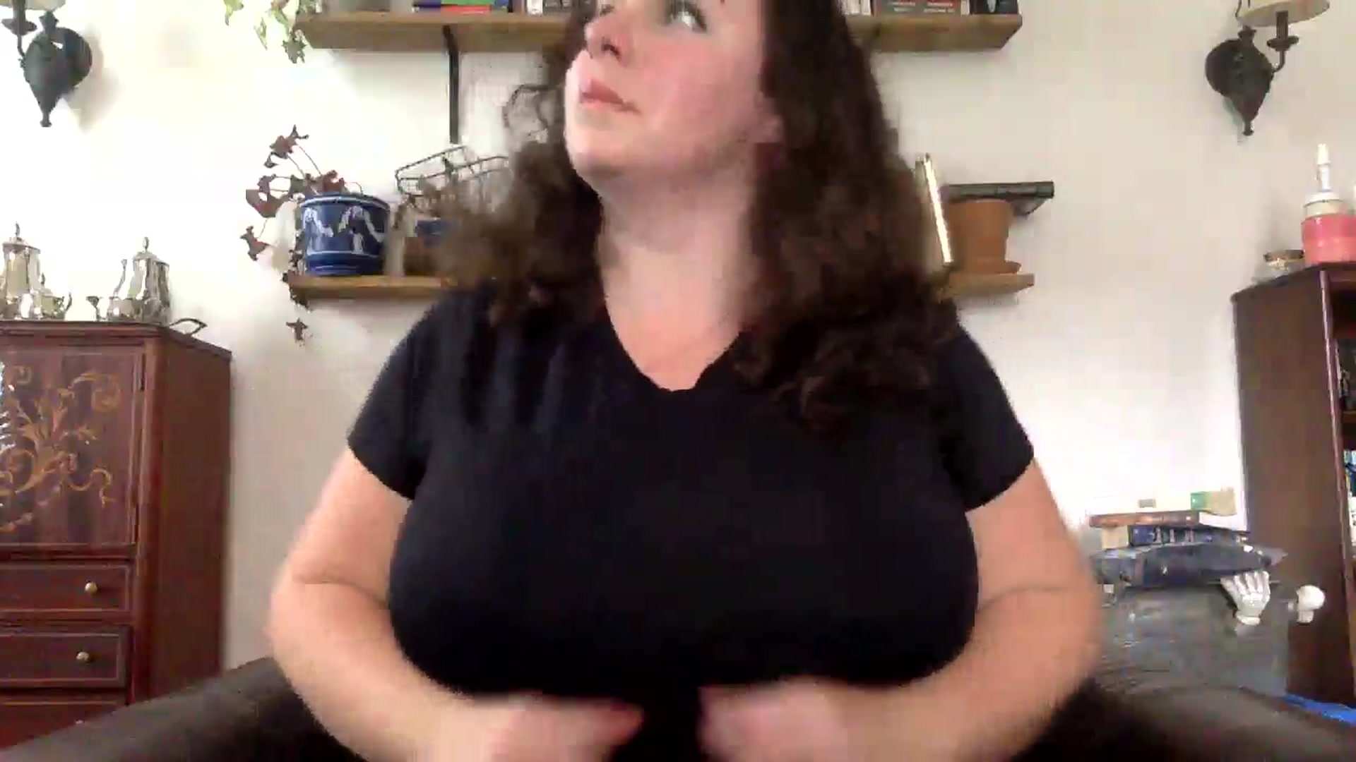 Gallery image thumbnail from EmilyHart's myfreecams stream on, 10/15/2025, 16:36 image 6 of 20