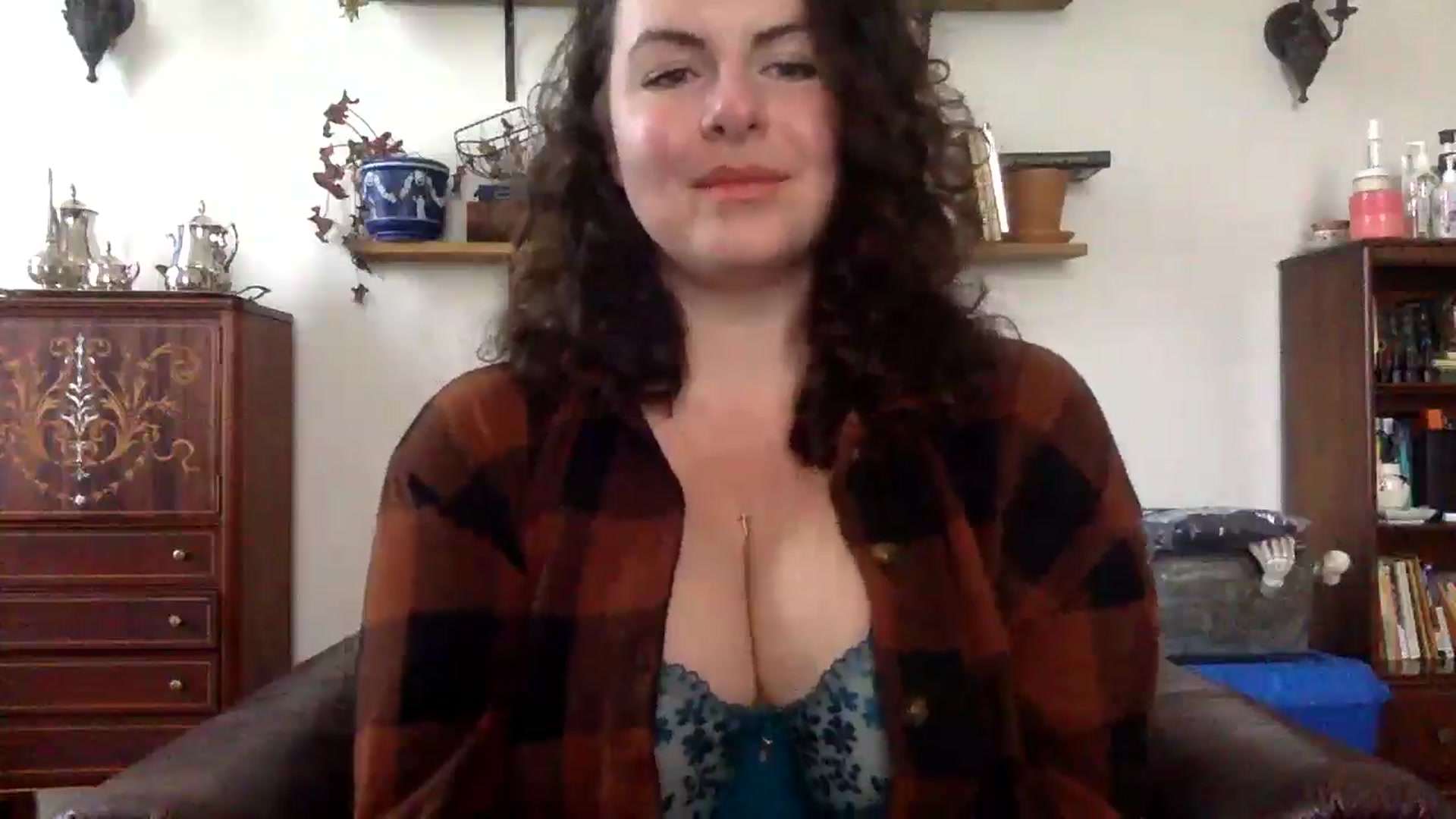 Gallery image thumbnail from EmilyHart's myfreecams stream on, 10/17/2025, 18:32 image 3 of 20
