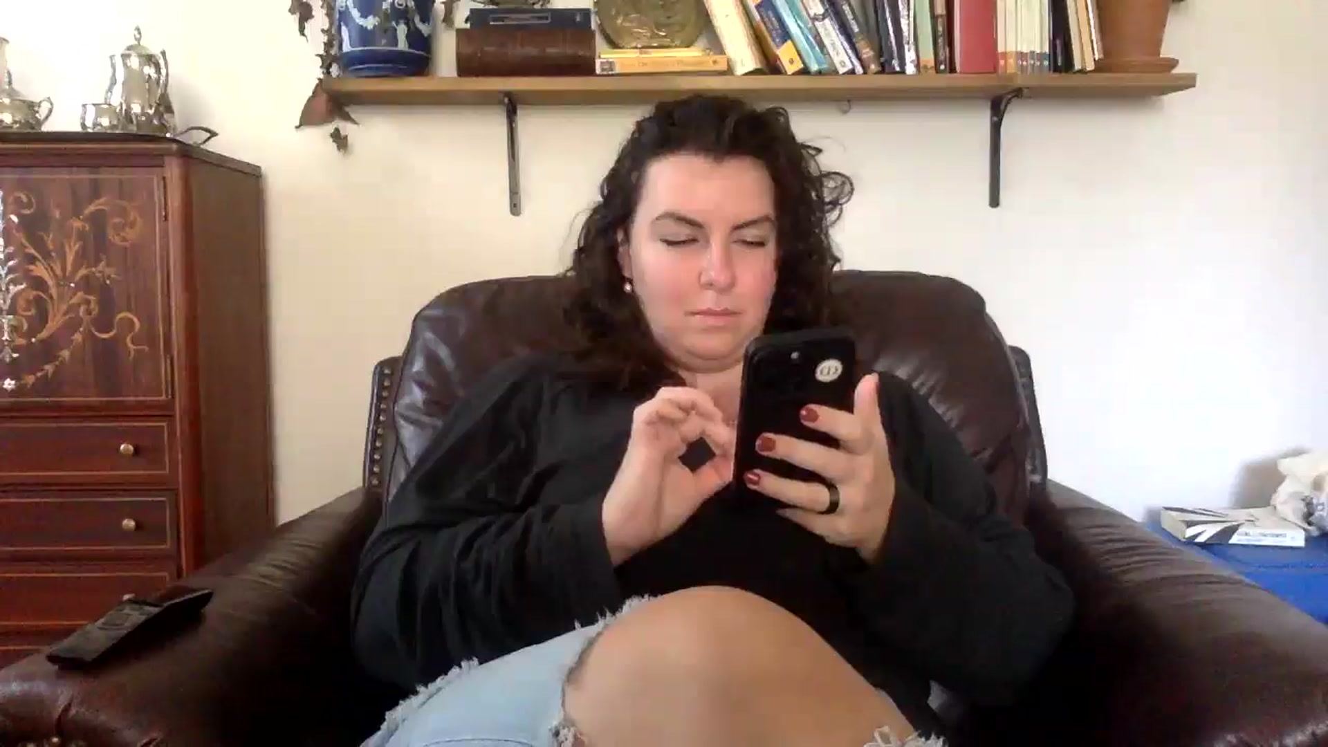 Gallery image thumbnail from EmilyHart's myfreecams stream on, 11/03/2025, 19:23 image 10 of 20
