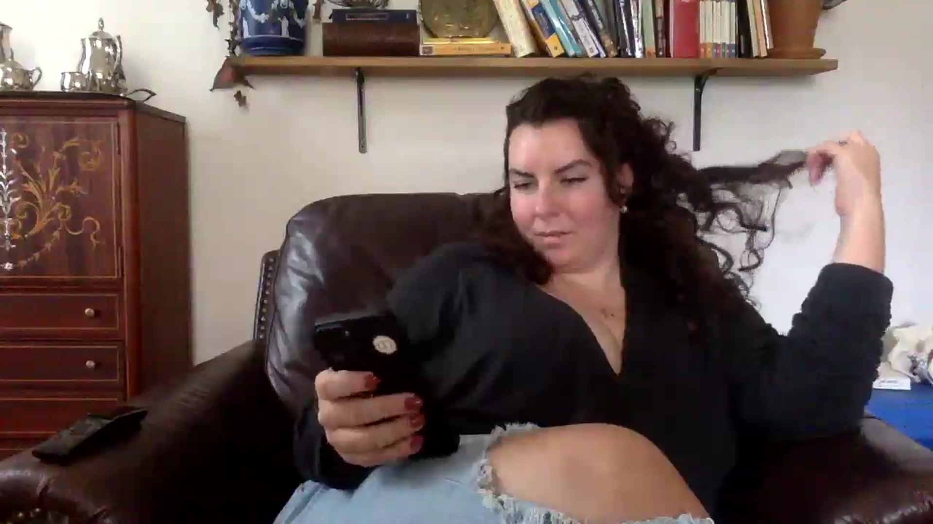 Gallery image thumbnail from EmilyHart's myfreecams stream on, 11/03/2025, 19:23 image 15 of 20
