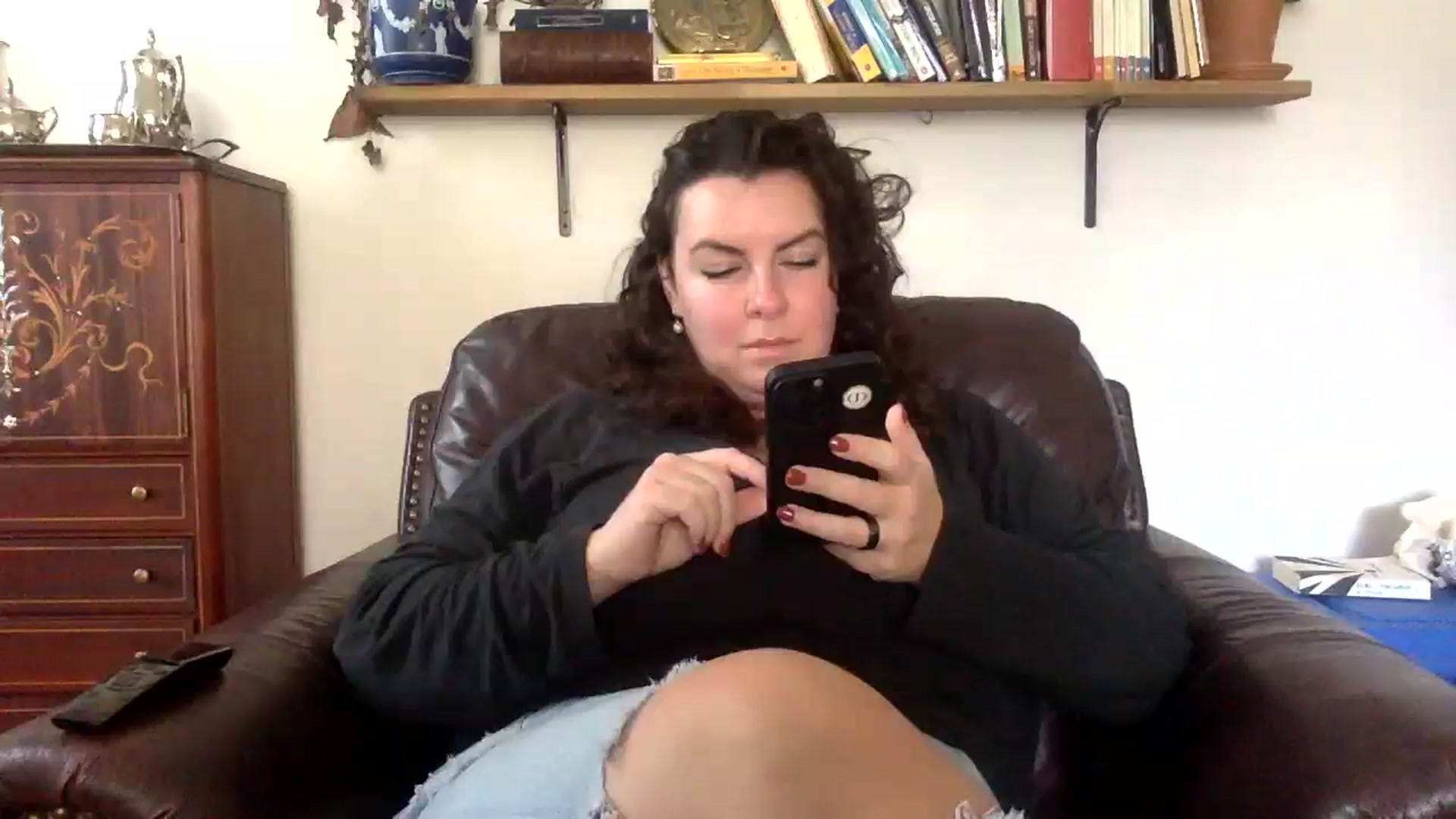 Gallery image thumbnail from EmilyHart's myfreecams stream on, 11/03/2025, 19:23 image 11 of 20