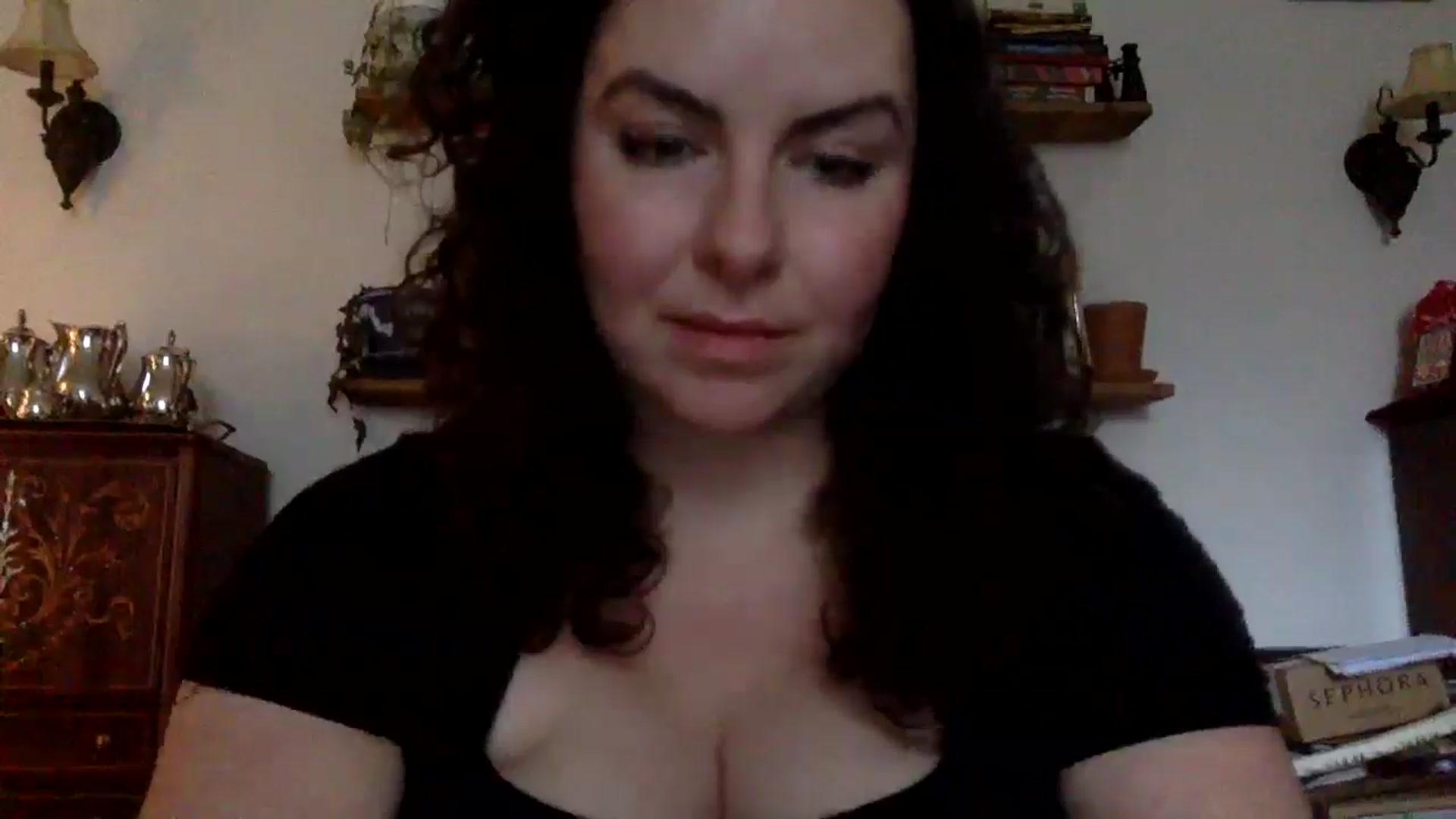 Gallery image thumbnail from EmilyHart's myfreecams stream on, 12/22/2025, 19:53 image 15 of 20