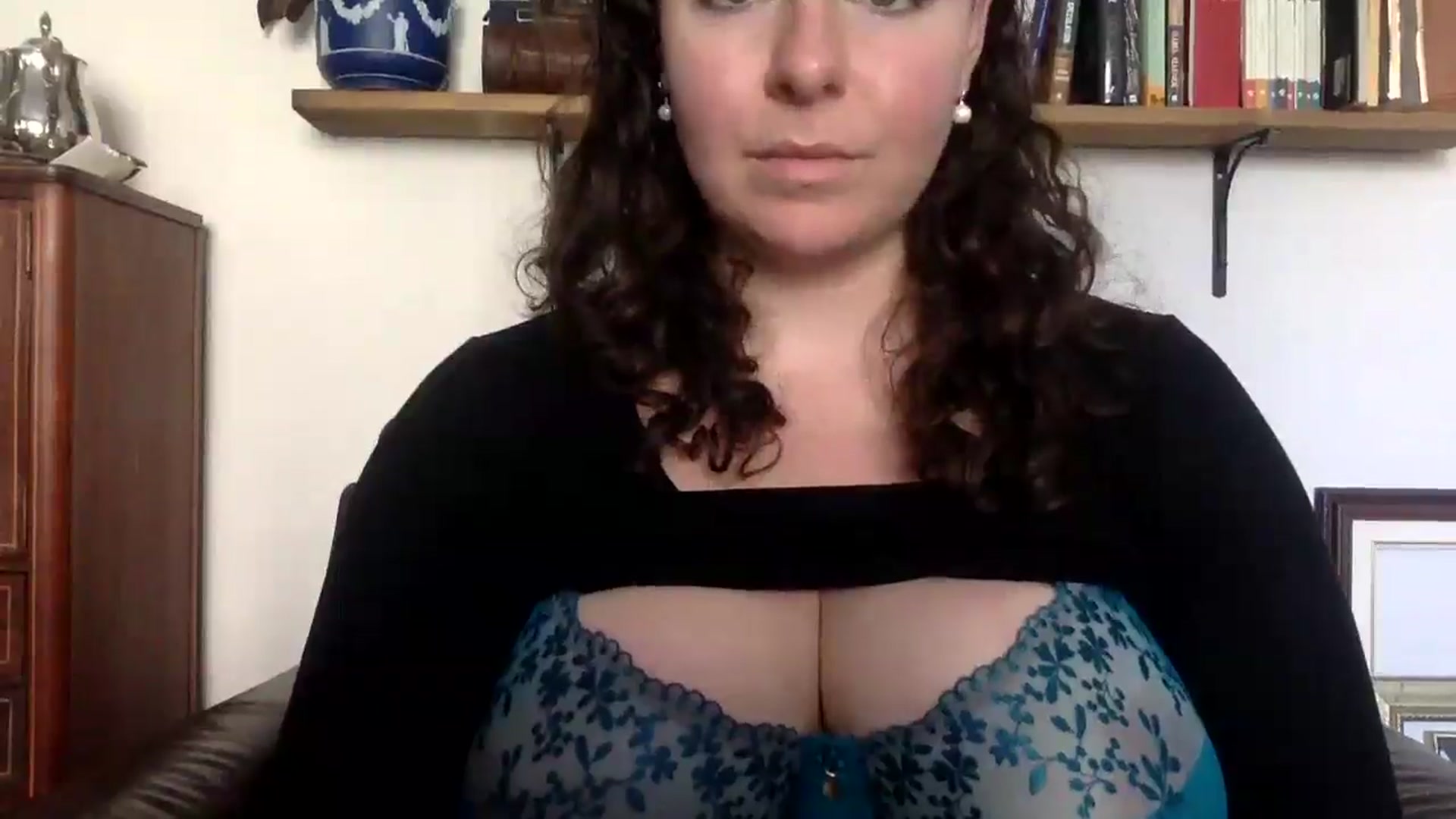 Gallery image thumbnail from EmilyHart's myfreecams stream on, 01/21/2026, 18:09 image 9 of 20