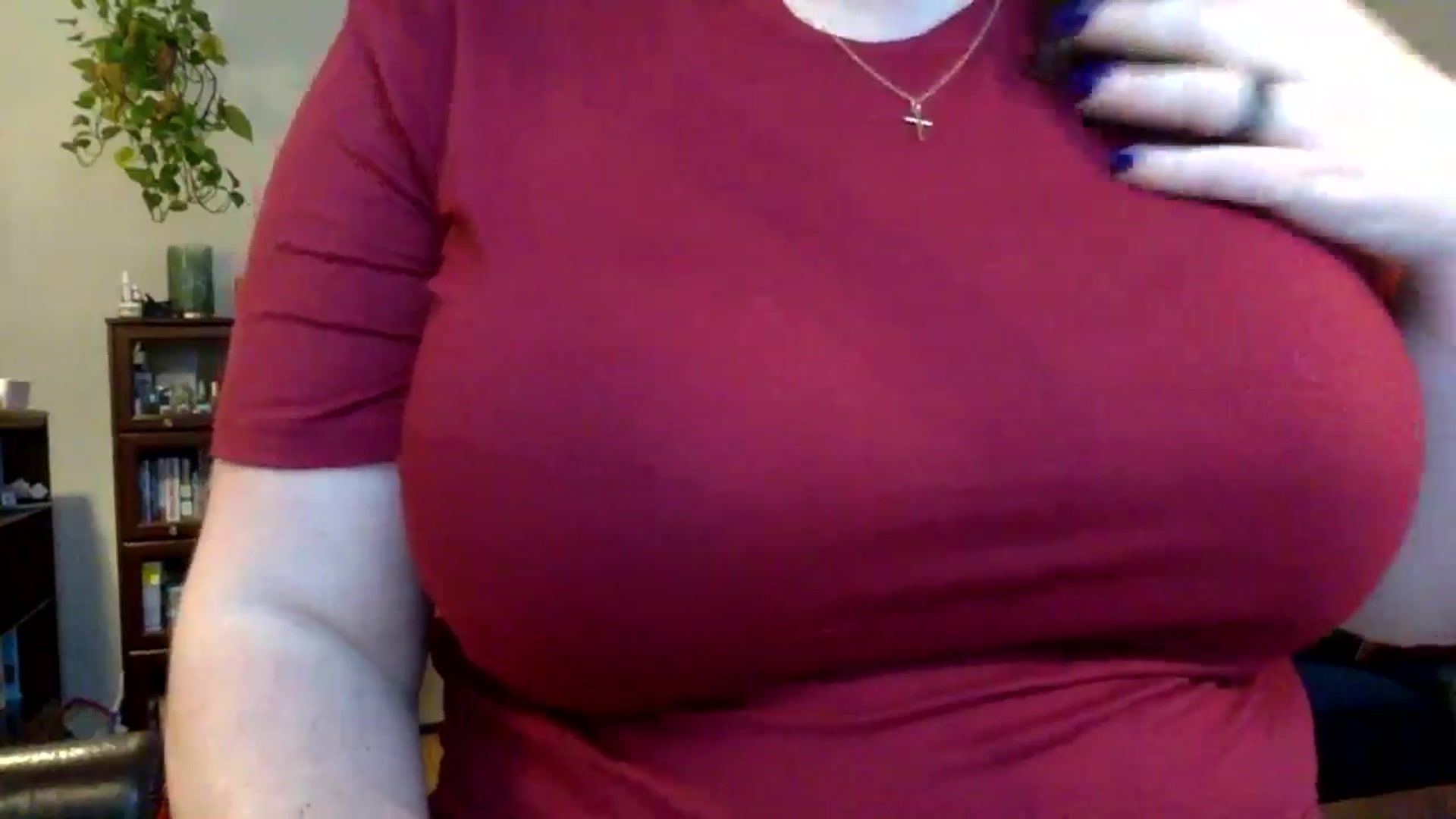 Gallery image thumbnail from EmilyHart's myfreecams stream on, 03/31/2026, 20:03 image 16 of 20