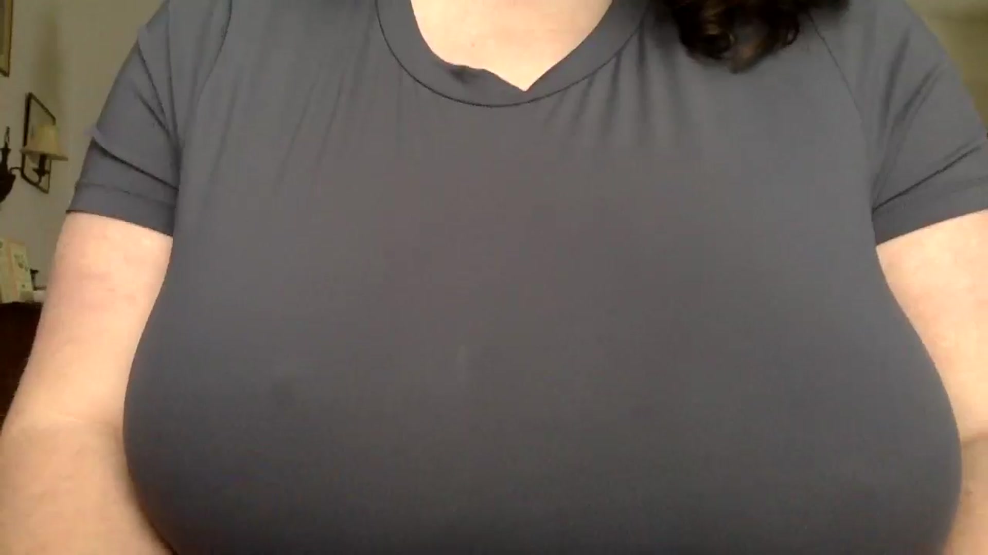 Gallery image thumbnail from EmilyHart's myfreecams stream on, 04/01/2026, 16:46 image 18 of 20
