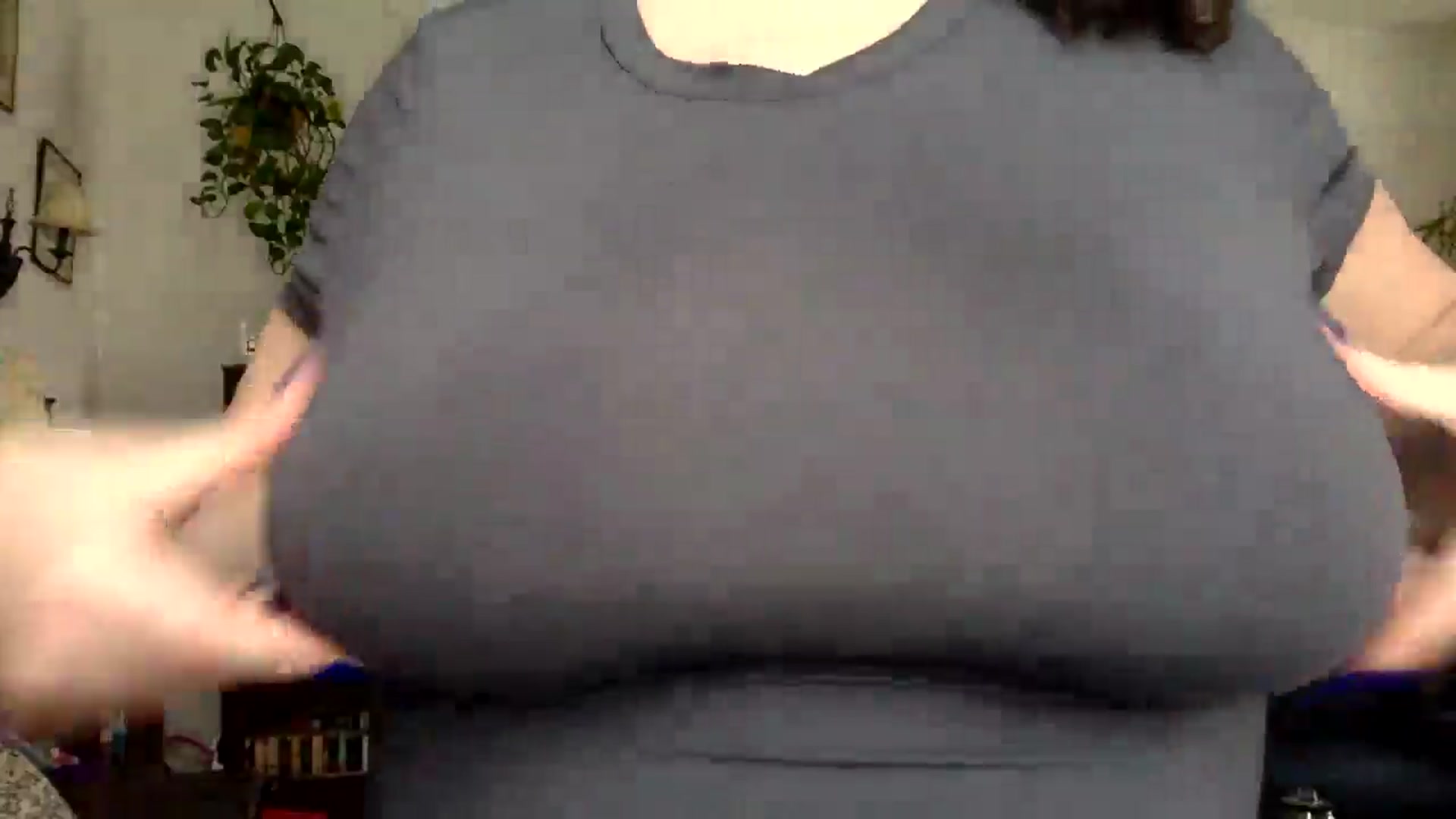 Gallery image thumbnail from EmilyHart's myfreecams stream on, 04/01/2026, 16:46 image 15 of 20