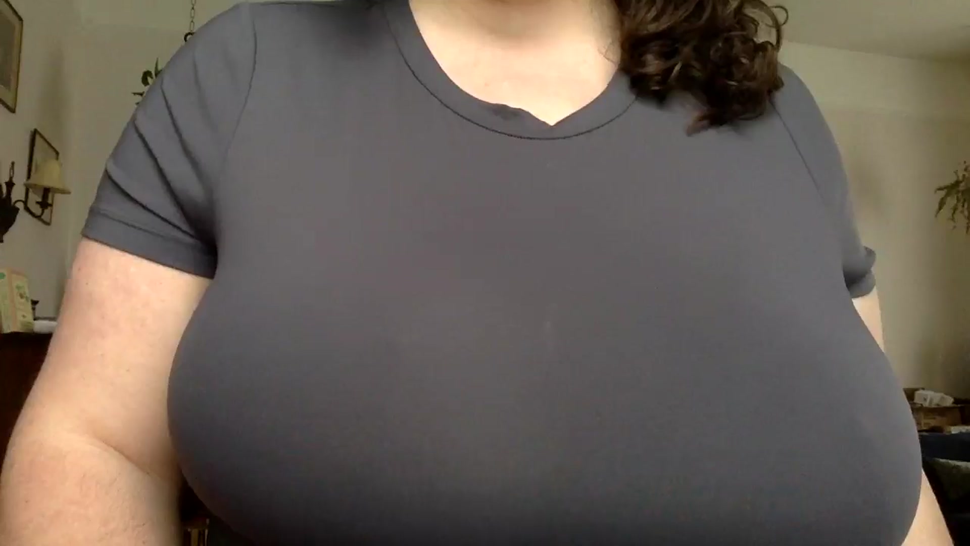 Gallery image thumbnail from EmilyHart's myfreecams stream on, 04/01/2026, 16:46 image 19 of 20