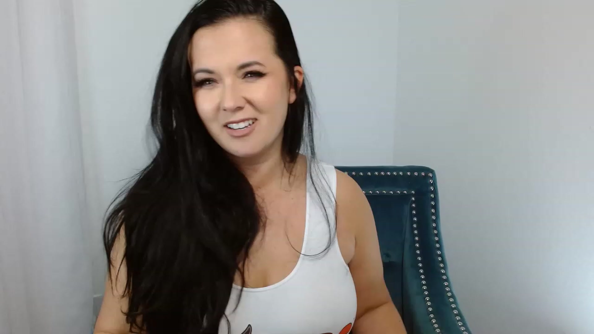 Gallery image thumbnail from EmilyIvy's myfreecams stream on, 12/28/2022, 04:27 image 9 of 20