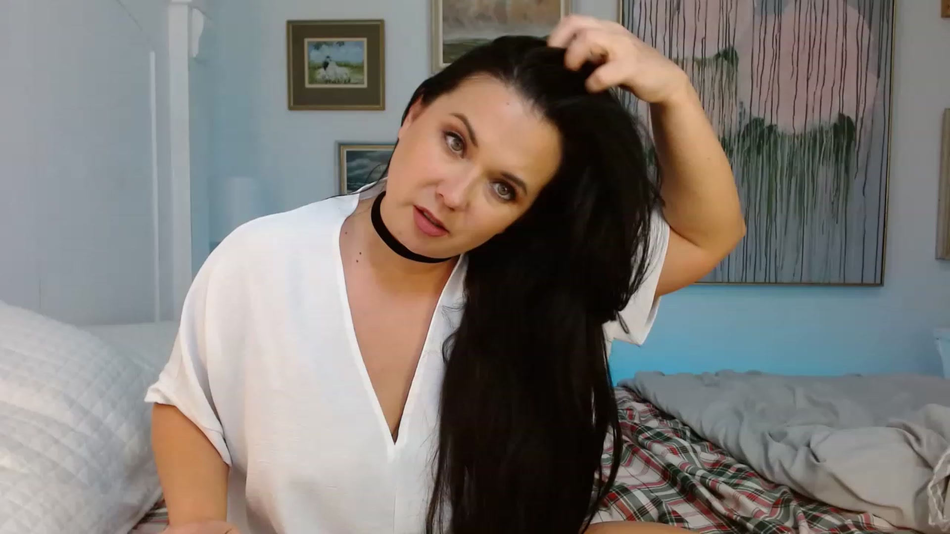Gallery image thumbnail from EmilyIvy's myfreecams stream on, 01/12/2023, 16:44 image 12 of 20