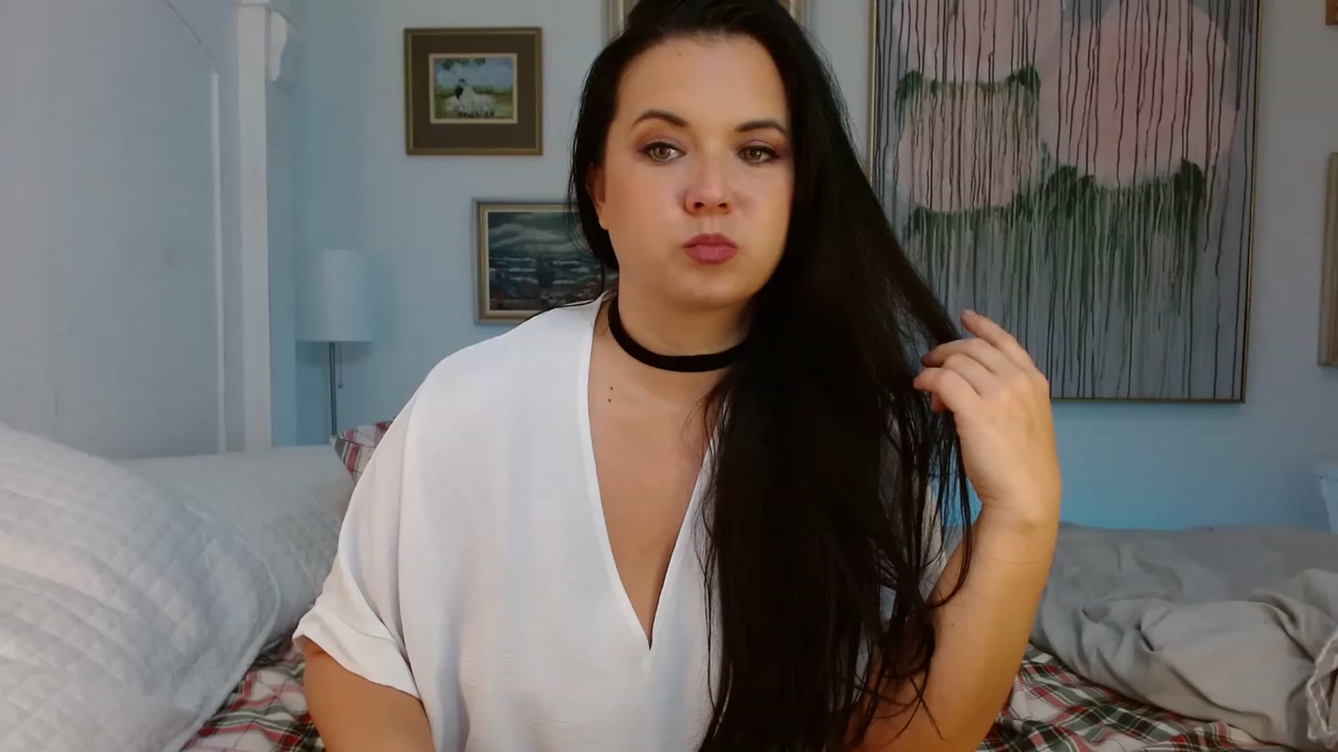 Gallery image thumbnail from EmilyIvy's myfreecams stream on, 01/12/2023, 16:44 image 17 of 20