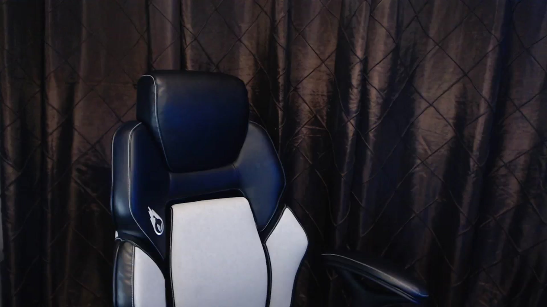 Gallery image thumbnail from EmilyIvy's myfreecams stream on, 09/29/2023, 03:47 image 3 of 20