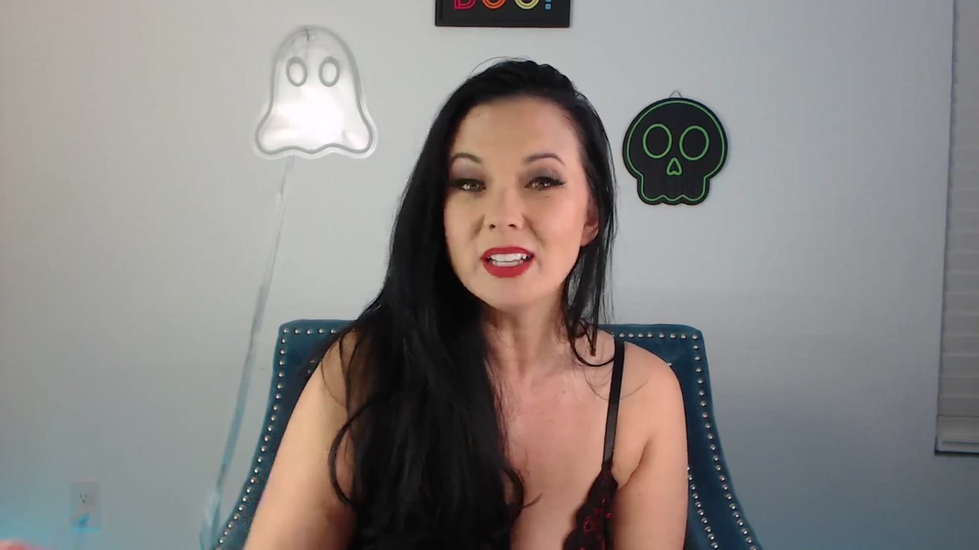 Gallery image thumbnail from EmilyIvy's myfreecams stream on, 10/04/2023, 03:24 image 8 of 20