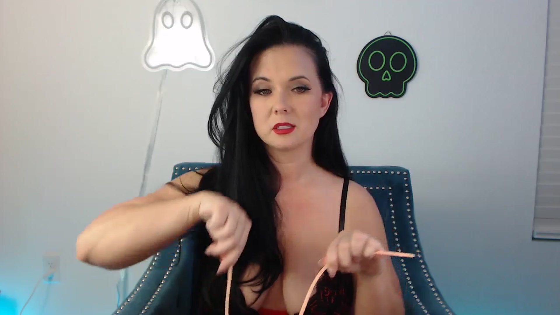 Gallery image thumbnail from EmilyIvy's myfreecams stream on, 10/04/2023, 03:24 image 19 of 20