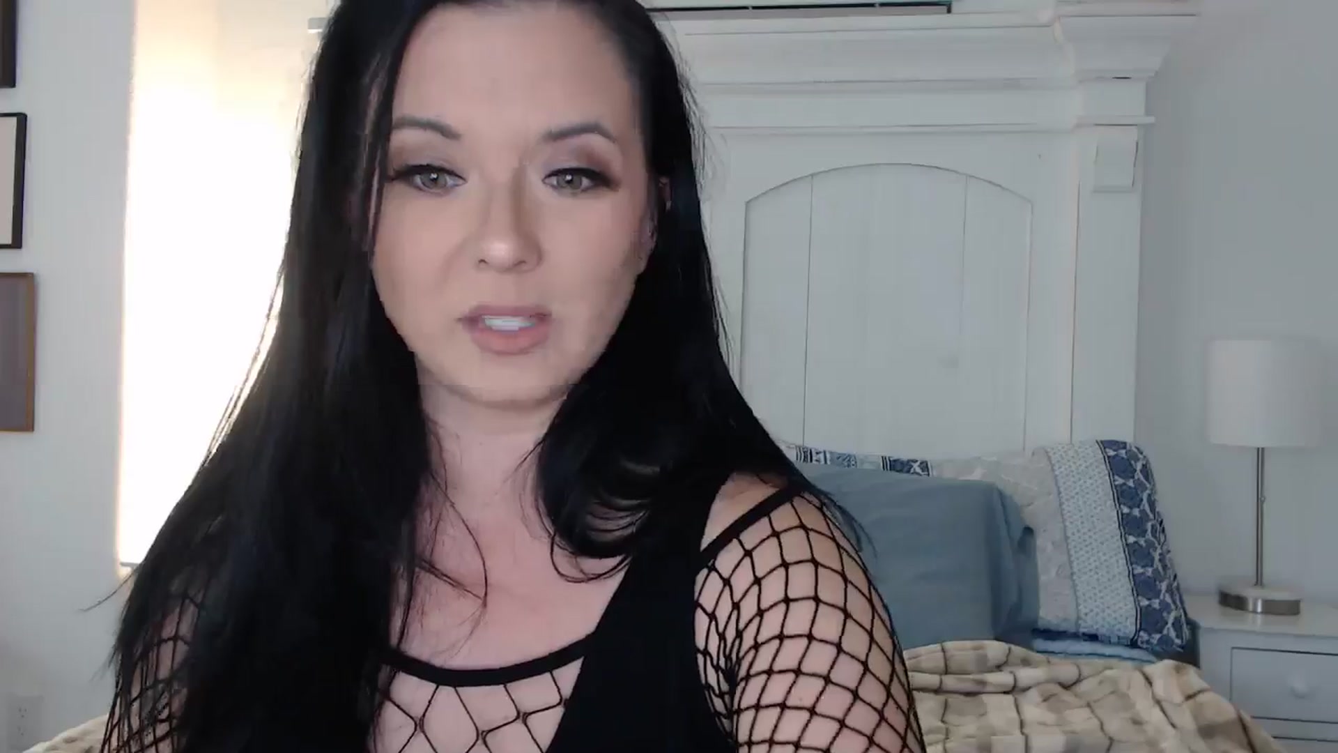 Gallery image thumbnail from EmilyIvy's myfreecams stream on, 11/21/2024, 03:10 image 2 of 20