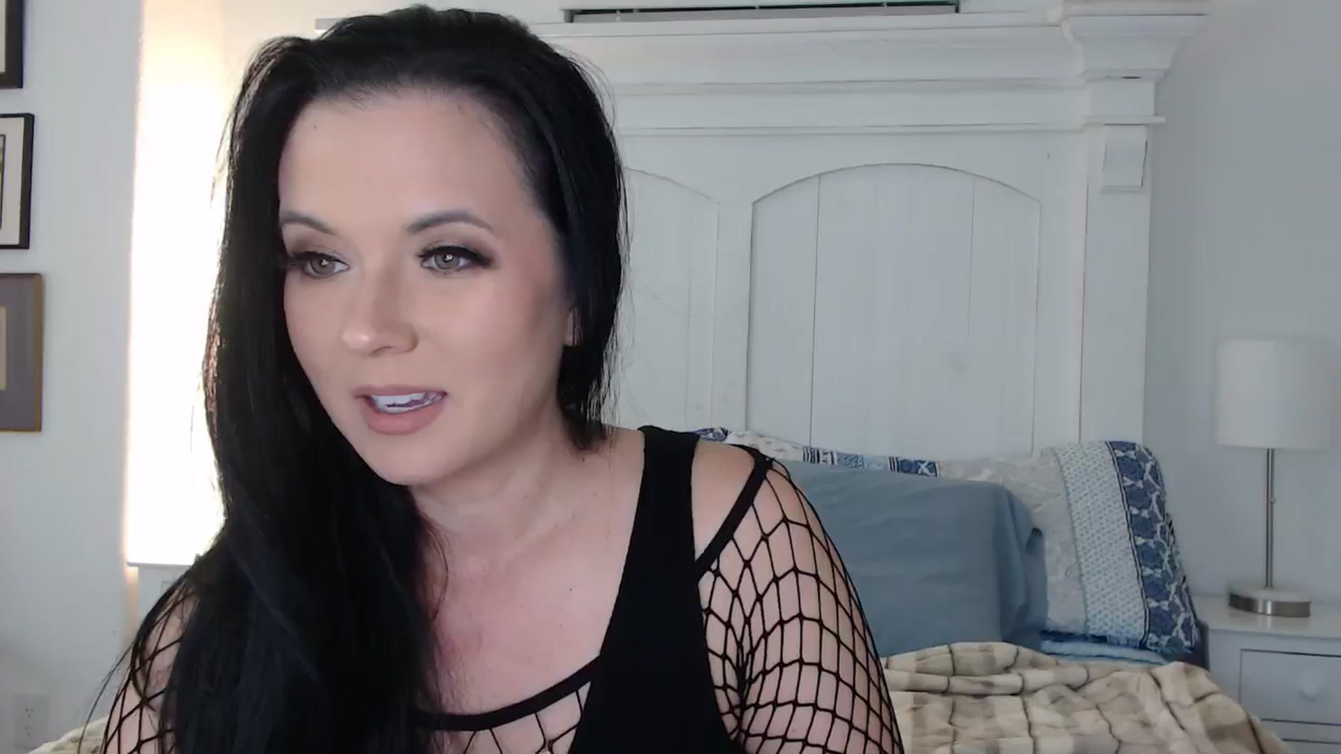 Gallery image thumbnail from EmilyIvy's myfreecams stream on, 11/21/2024, 03:10 image 3 of 20
