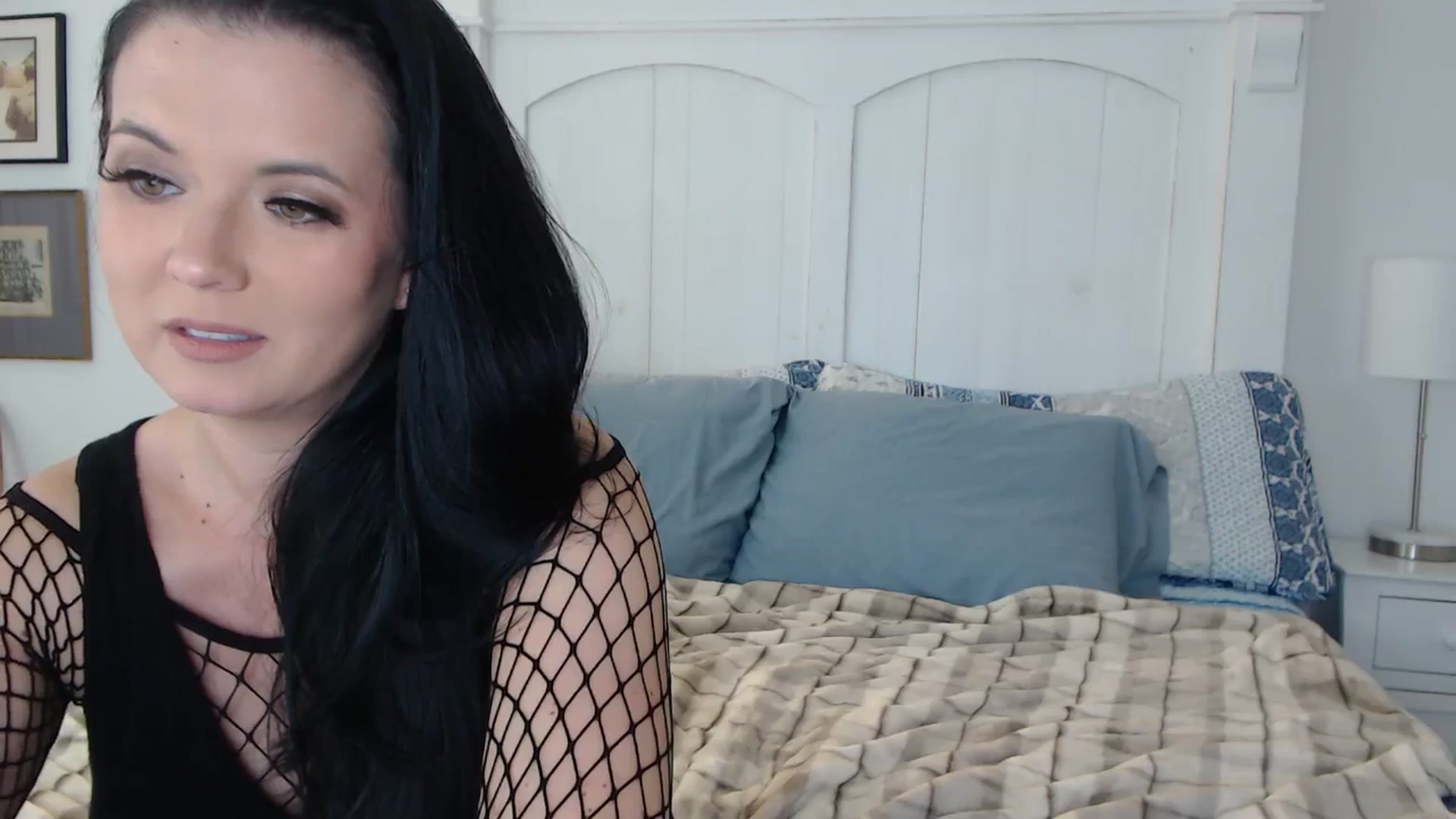 Gallery image thumbnail from EmilyIvy's myfreecams stream on, 11/21/2024, 04:00 image 6 of 20