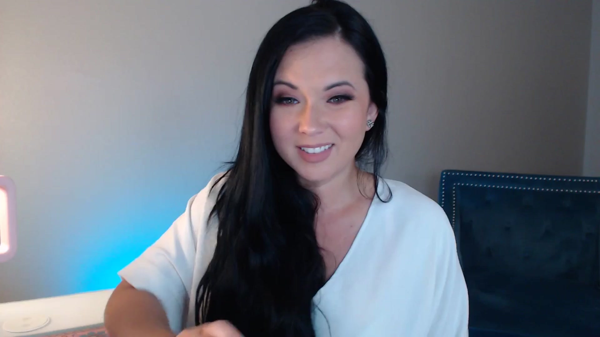 Gallery image thumbnail from EmilyIvy's myfreecams stream on, 05/08/2025, 02:58 image 11 of 20