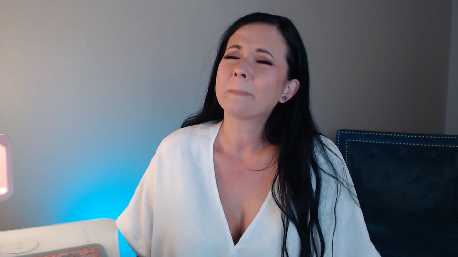 Gallery image thumbnail from EmilyIvy's myfreecams stream on, 05/08/2025, 02:58 image 9 of 20