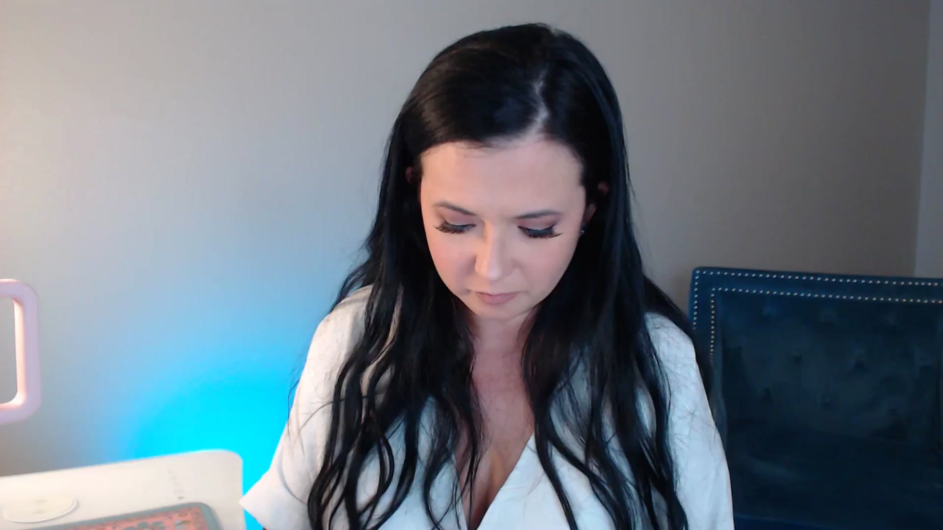 Gallery image thumbnail from EmilyIvy's myfreecams stream on, 05/08/2025, 02:58 image 12 of 20
