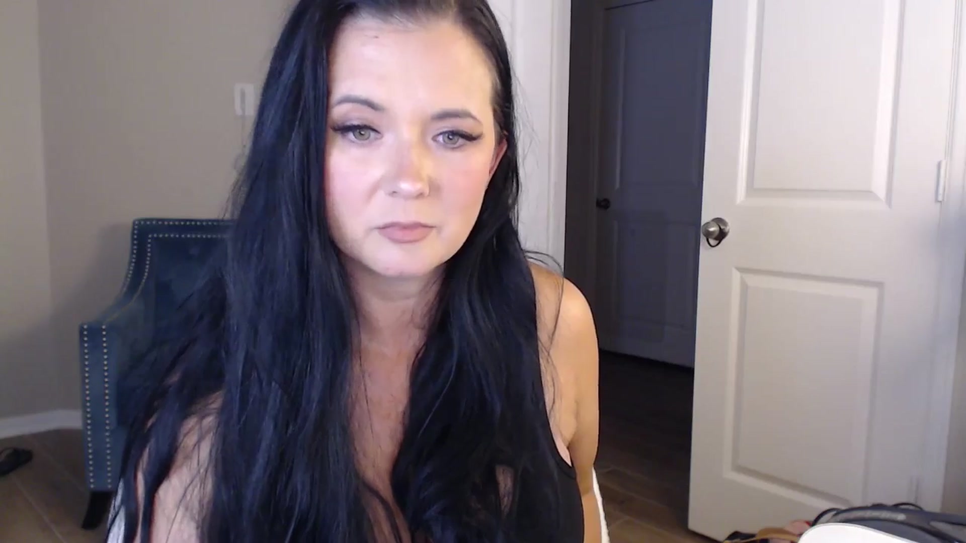Gallery image thumbnail from EmilyIvy's myfreecams stream on, 05/30/2025, 04:01 image 17 of 20