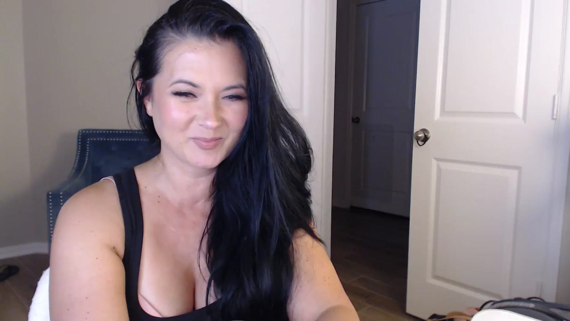 Gallery image thumbnail from EmilyIvy's myfreecams stream on, 05/30/2025, 04:01 image 16 of 20
