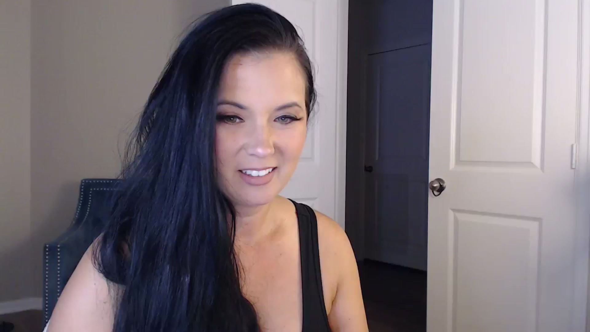 Gallery image thumbnail from EmilyIvy's myfreecams stream on, 05/30/2025, 04:01 image 1 of 20