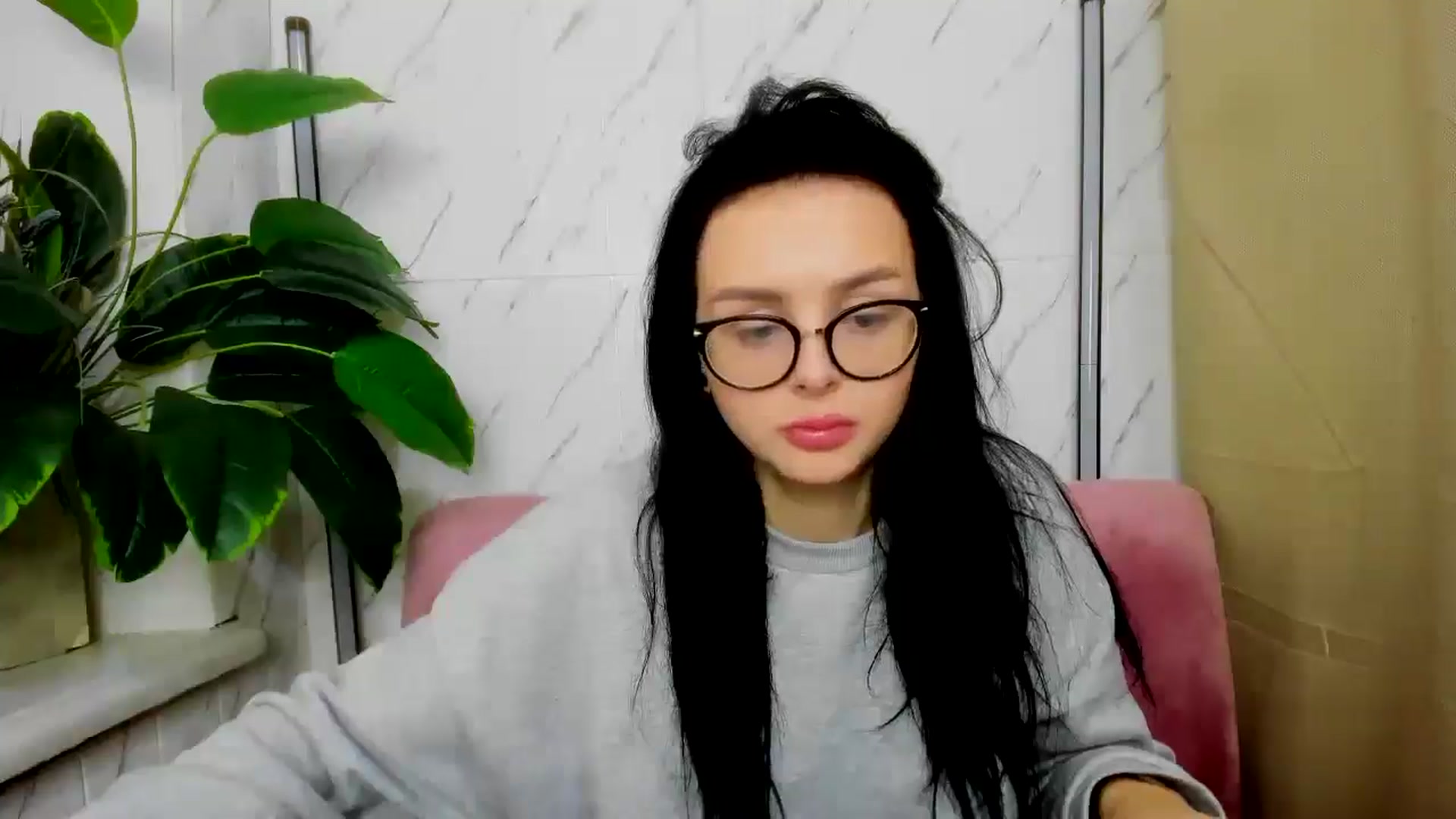 Gallery image thumbnail from EmilyJones's myfreecams stream on, 11/26/2024, 10:52 image 8 of 20