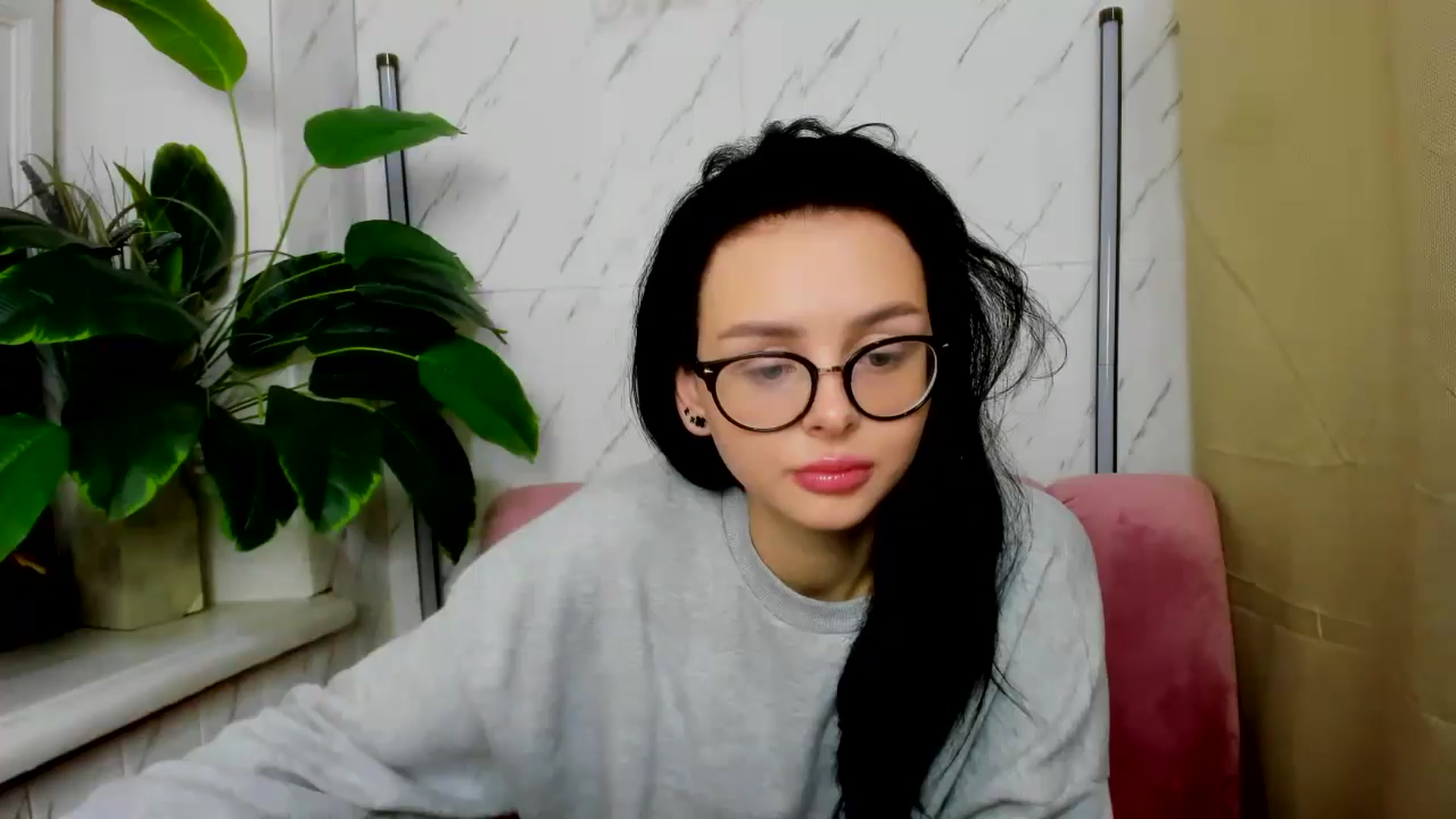 Gallery image thumbnail from EmilyJones's myfreecams stream on, 11/26/2024, 10:52 image 12 of 20